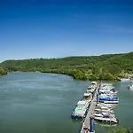 Le Bellevue 3* Les Roches-de-Condrieu