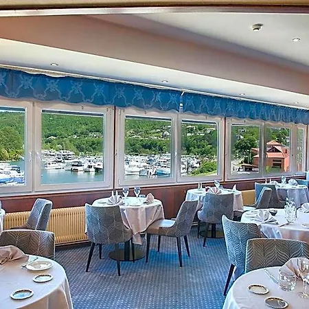 Le Bellevue Hotel Les Roches-de-Condrieu