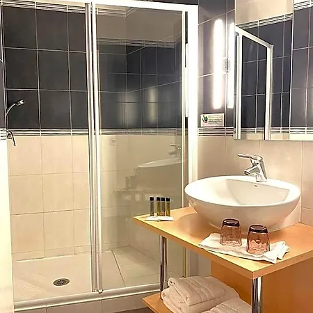 Le Bellevue Hotel Les Roches-de-Condrieu